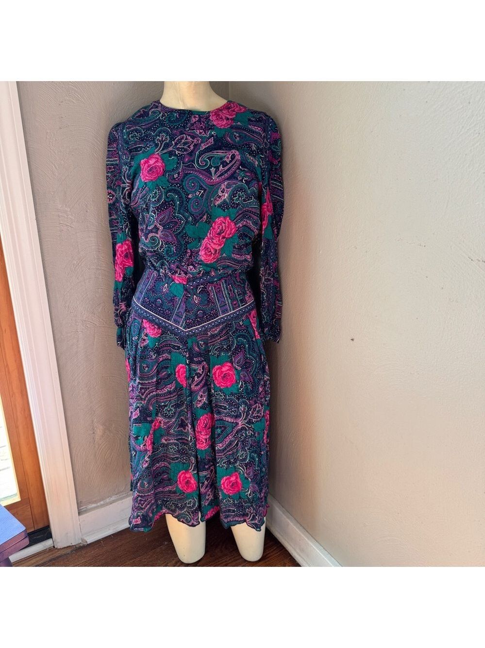 Vintage Paisley women's long sleeve dress